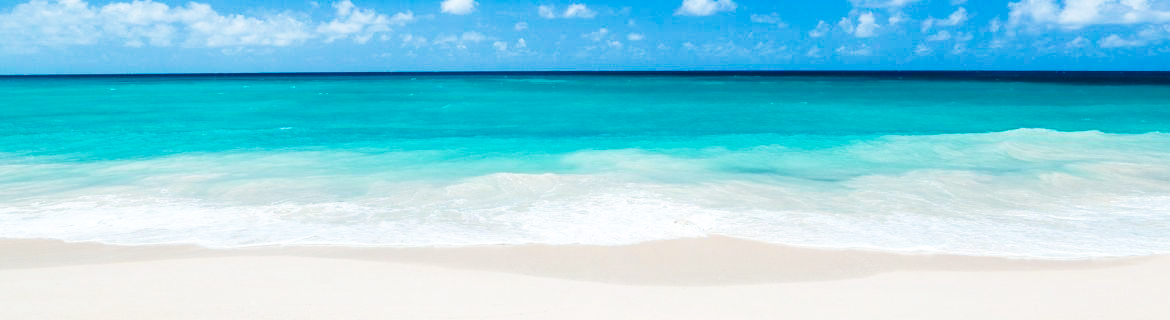 Wellen an der Küste eines Strandes im Südwesten Floridas.