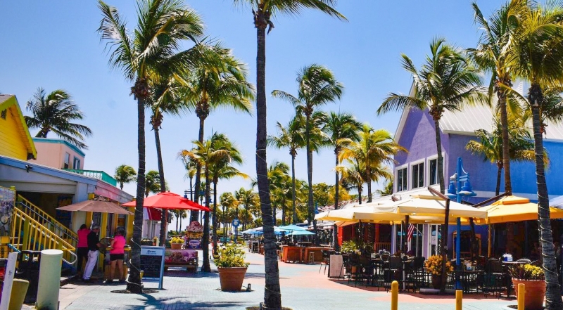 Times Square en Fort Myers Beach